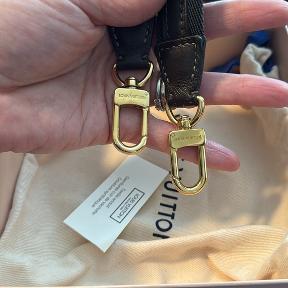 Authentic Louis Vuitton Crossbody Strap in Dark Brown and khaki green color. - Picture 13 of 14